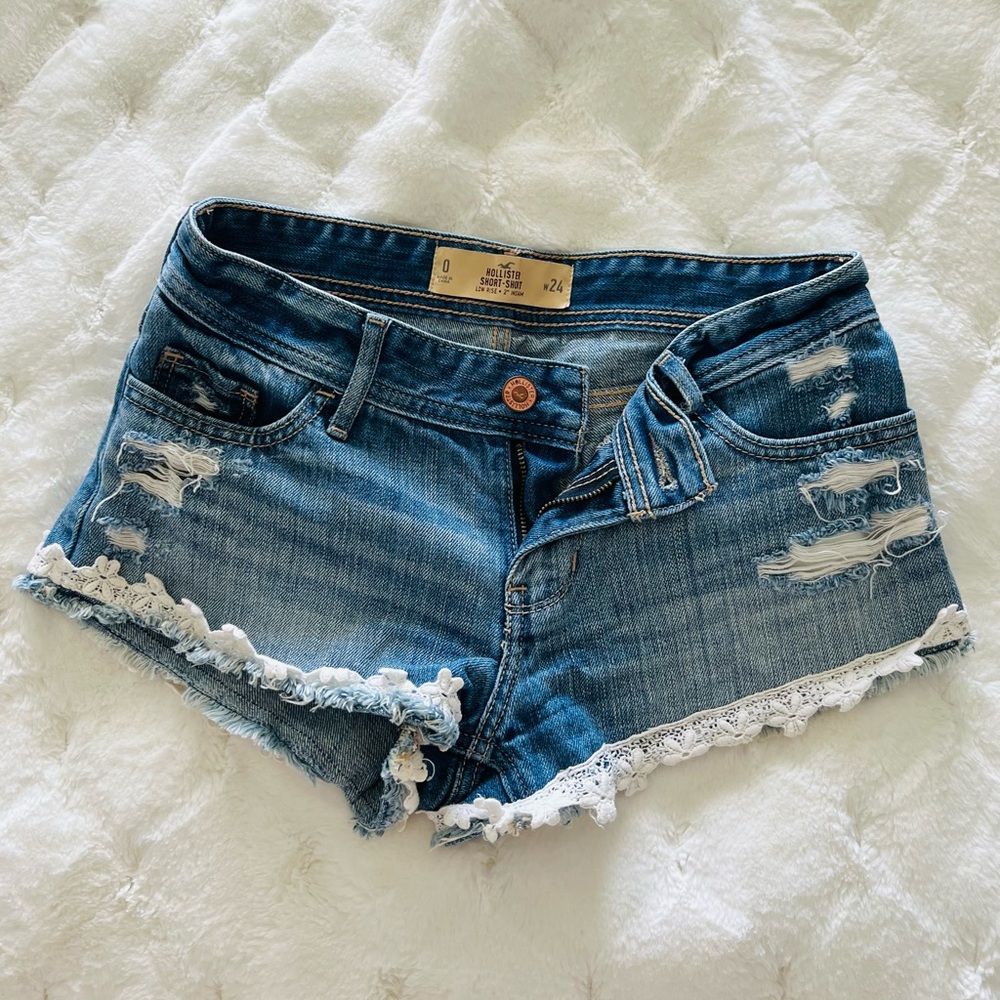 Hollister Women’s Shorts with‎ flower trim